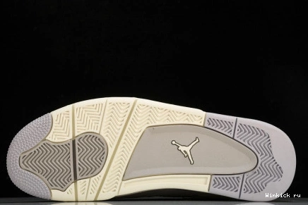 Moments” WMNS Jordan 4 Air “Frozen 0927